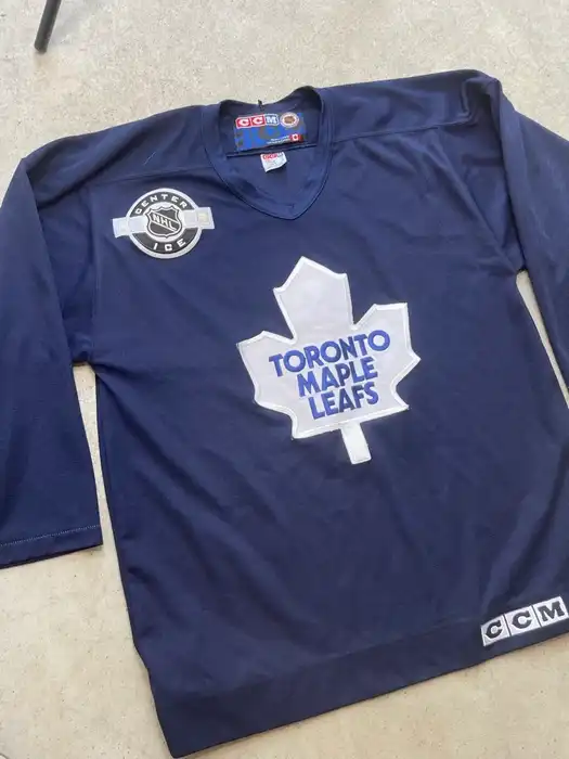 Toronto Maple Leafs Centre Ice Jersey Size M